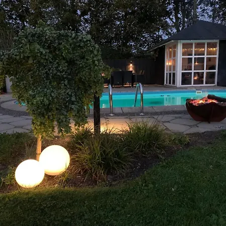 Vidunderlig Pa Landet Med Pool וילה