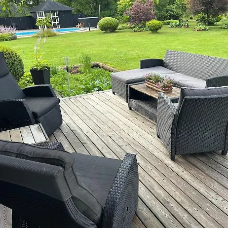 Vidunderlig Pa Landet Med Pool *