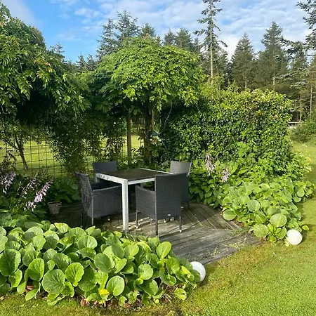 וילה Vidunderlig Pa Landet Med Pool