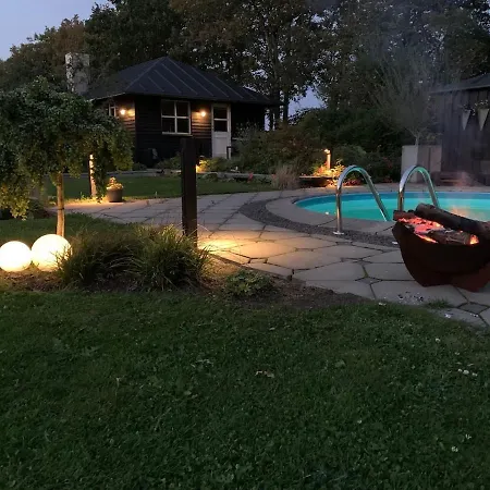 Vidunderlig Pa Landet Med Pool * Avlum