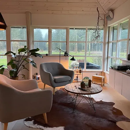 Vidunderlig Pa Landet Med Pool